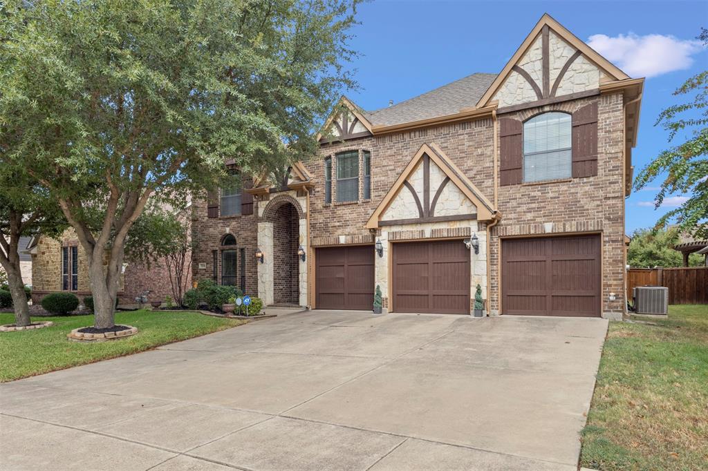7256 Rueda Grand Prairie, TX 75054 - Photo 2 of 40 Gallery Image 2