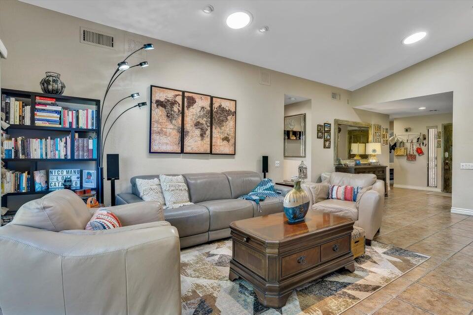 20 Mission Court Rancho Mirage, CA 92270 - Photo 3 of 34 20220517061526374892000000-o