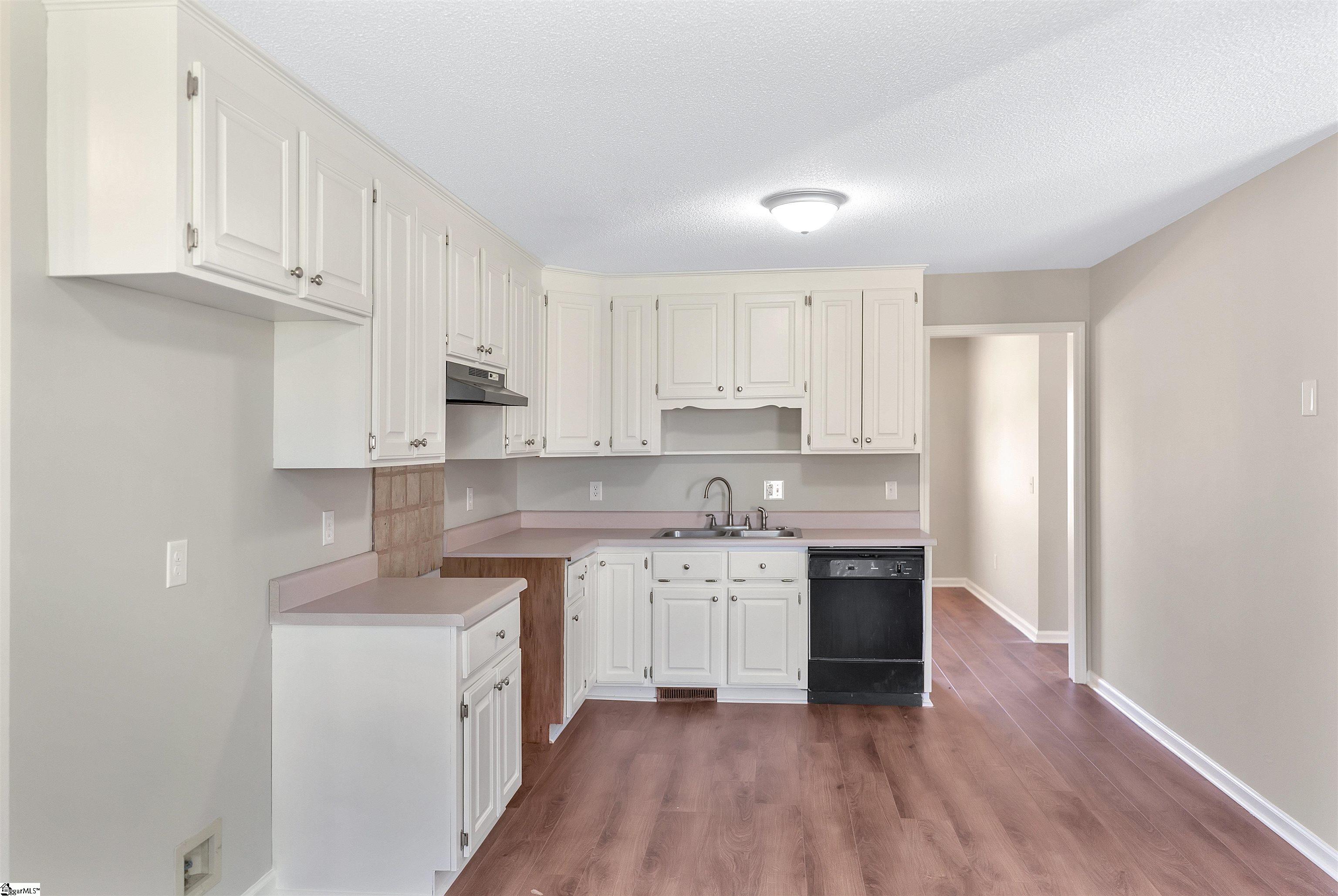 114 Meadowood Drive Anderson, SC 29626 - Photo 8 of 23