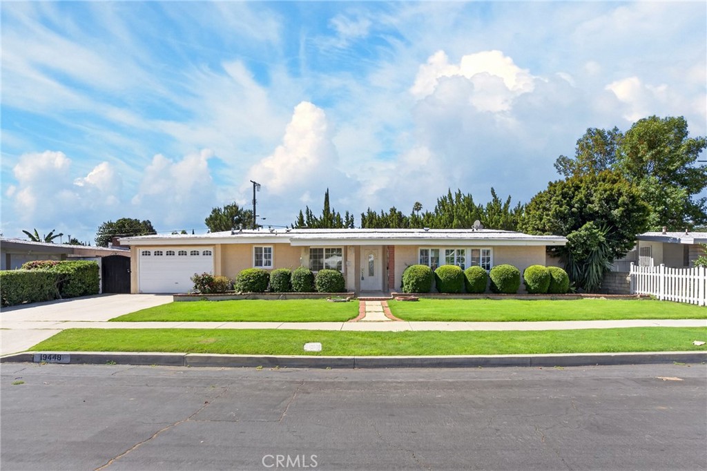 19448 Blythe Street Reseda, CA 91335 - Photo 3 of 37