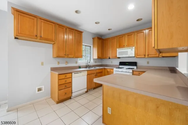 $499,000 | 790 Green Lane, Unit A1, Union, NJ 07083