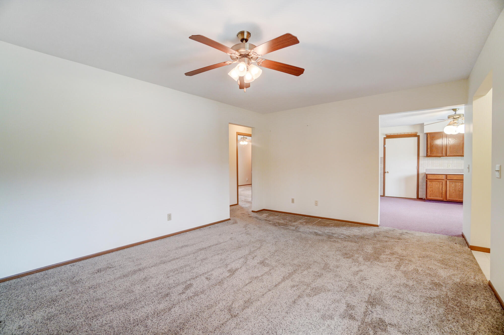 1141 Lindsey Road Springfield, OH 45503 - Photo 8 of 32 Gallery Image 8