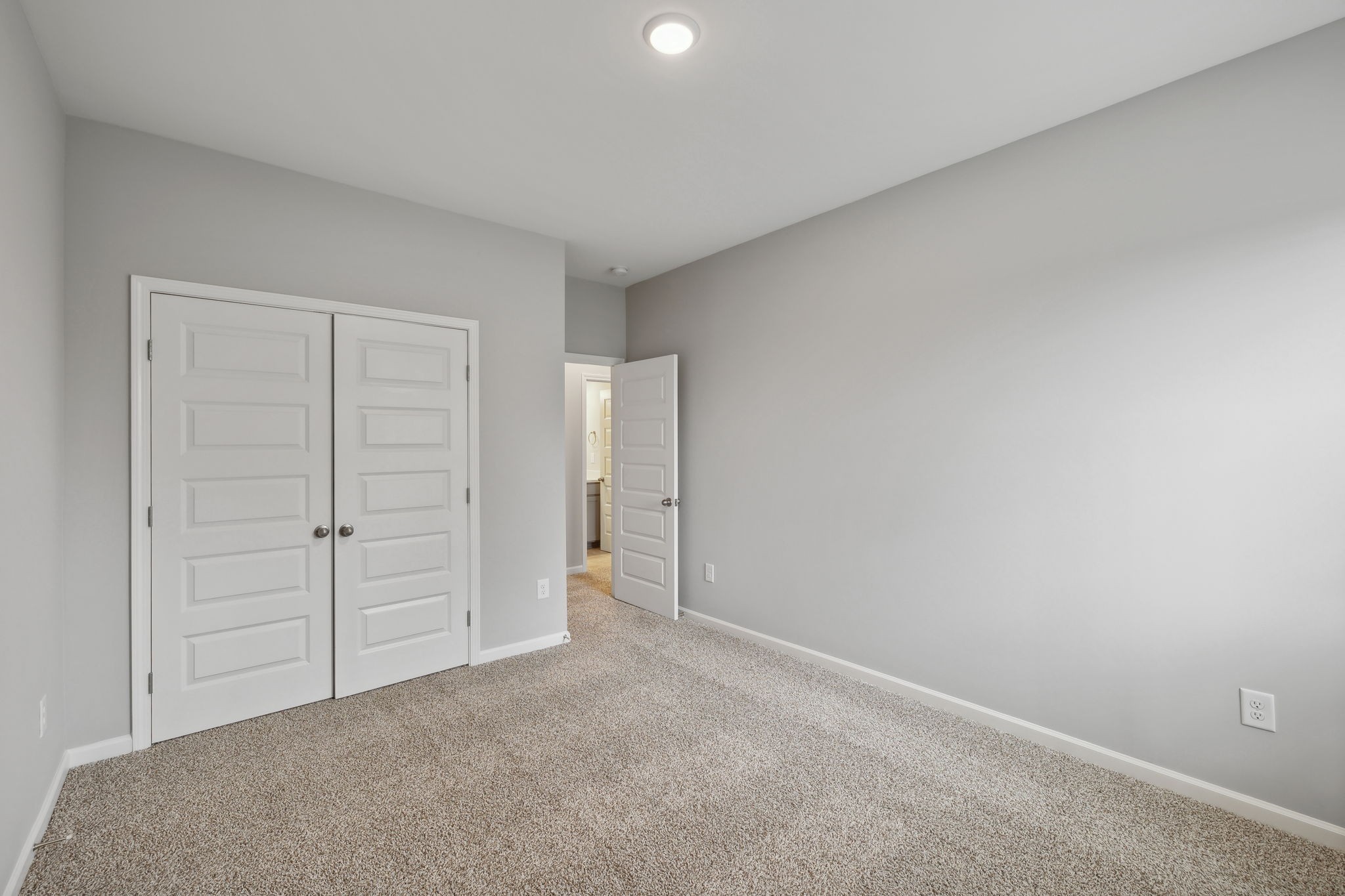 313 Carver Connection Lebanon, TN 37087 - Photo 20 of 29 an empty room with closet area