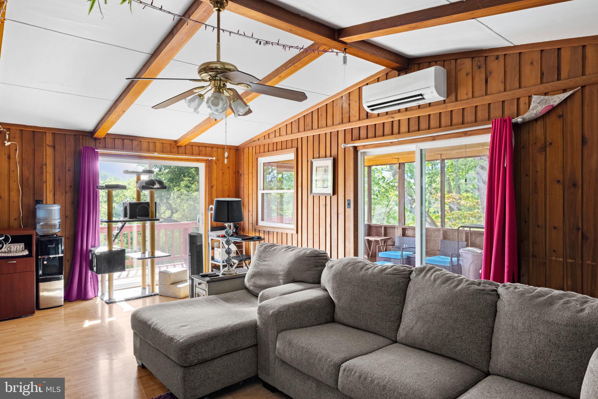 217 Pheasant Drive Basye, VA 22842 - Photo 7 of 30 Living Room