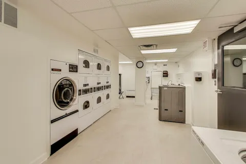 $649,999 | 1555 North Astor Street, Unit 11SE, Chicago, IL 60610