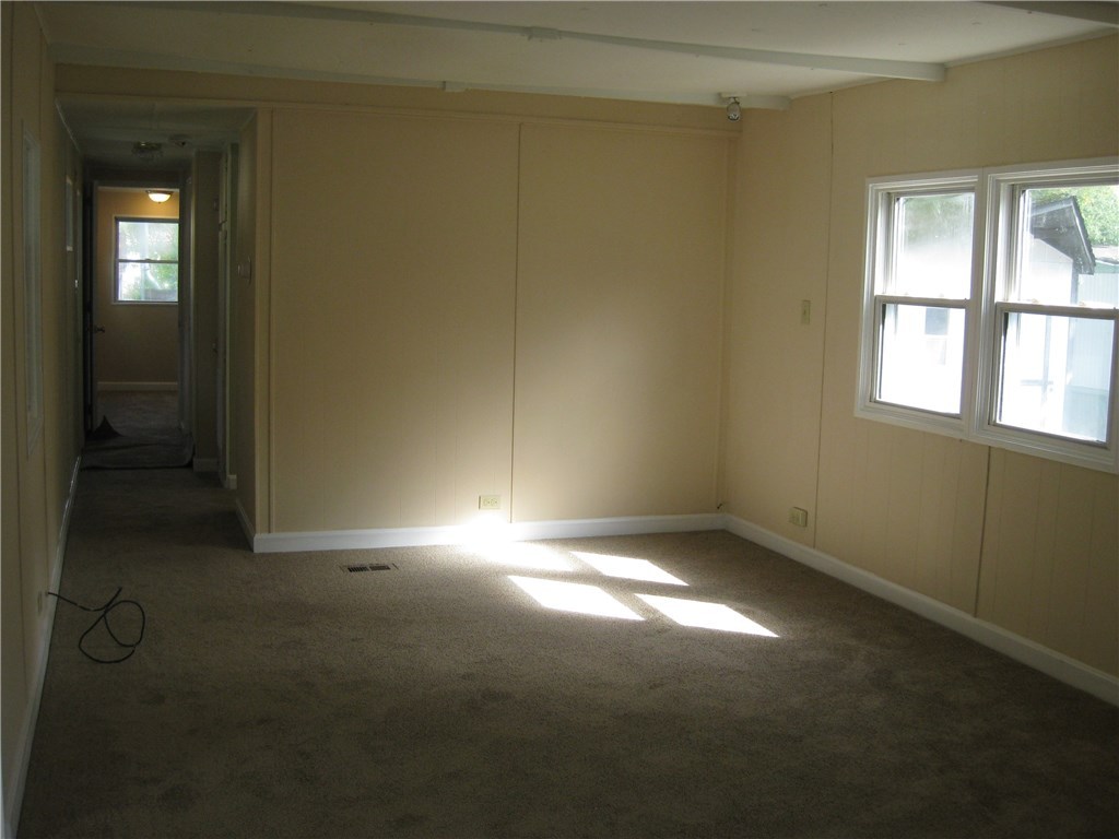 5 Ln 4 Coventry, RI 02816 - Photo 8 of 16 Gallery Image 8
