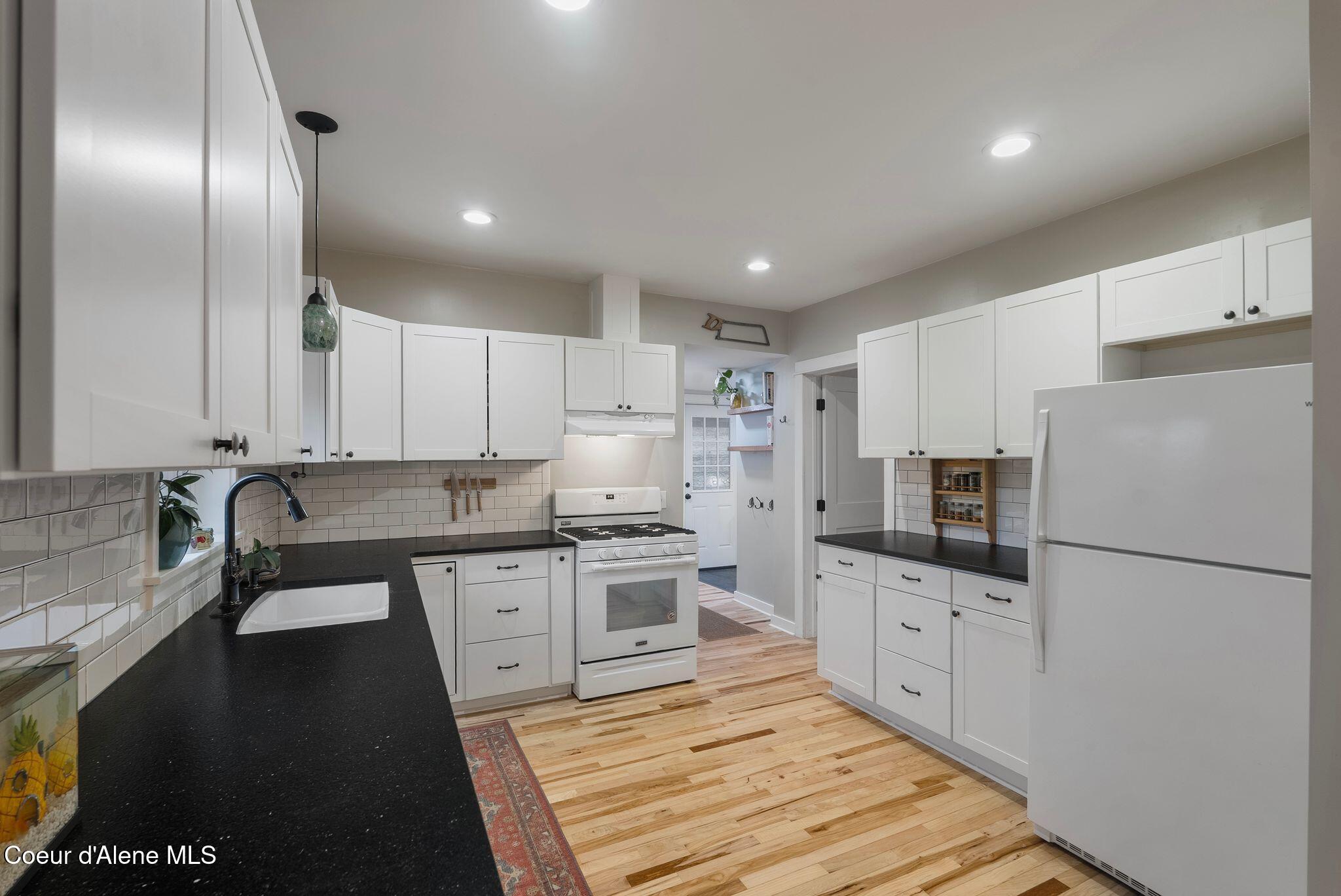 6885 Hazel Street Bonners Ferry, ID 83805 - Photo 14 of 42 14_DSC04274