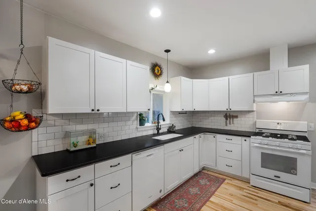 $360,000 | 6885 Hazel Street, Bonners Ferry, ID 83805