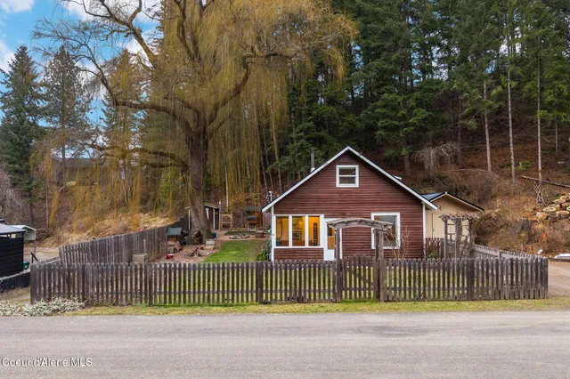 $360,000 | 6885 Hazel Street, Bonners Ferry, ID 83805