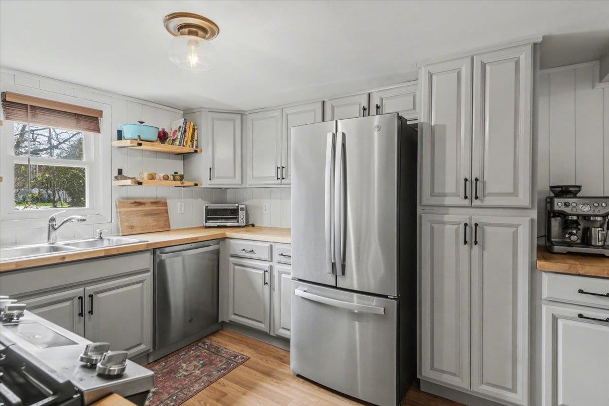 185 Sand Hill Road Essex, VT 05452 - Photo 8 of 49