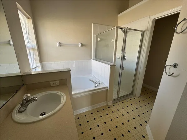 $2,100 | 4436 Middleburg Court, Orlando, FL 32818