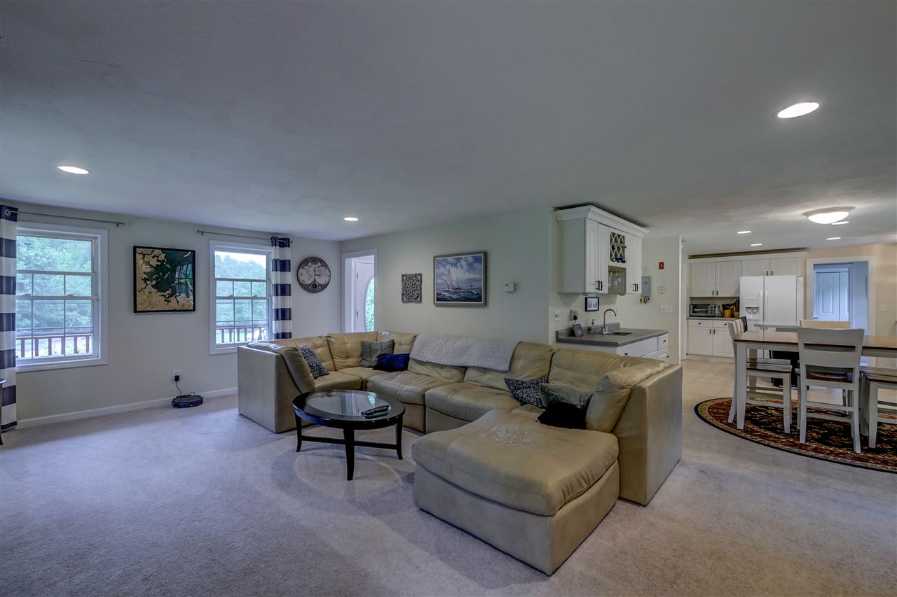 13 Benoit Avenue Pelham, NH 03076 - Photo 8 of 40 Gallery Image 8