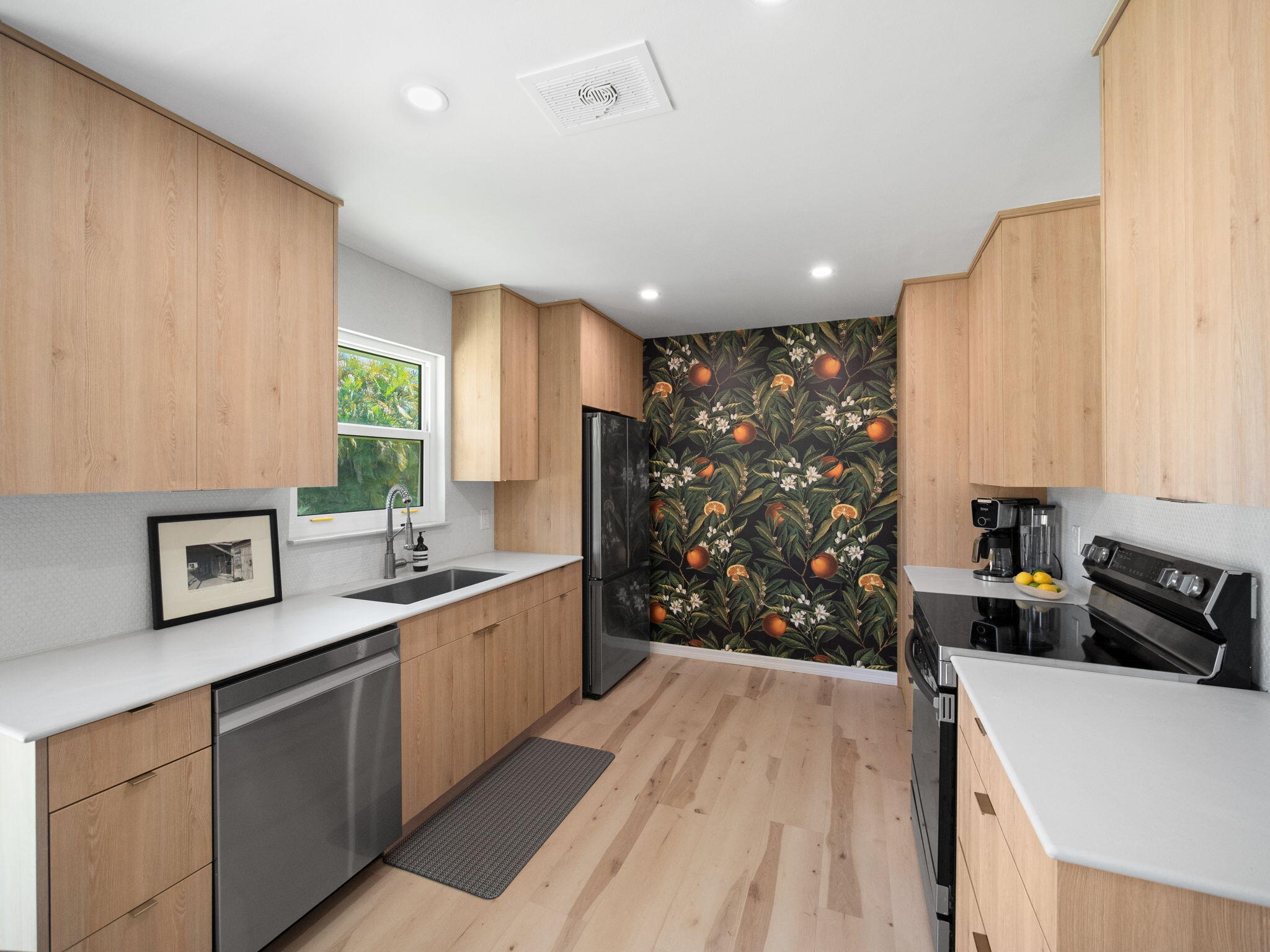 6100 Seagrape Drive Fort Pierce, FL 34982 - Photo 10 of 16 9-web-or-mls-003