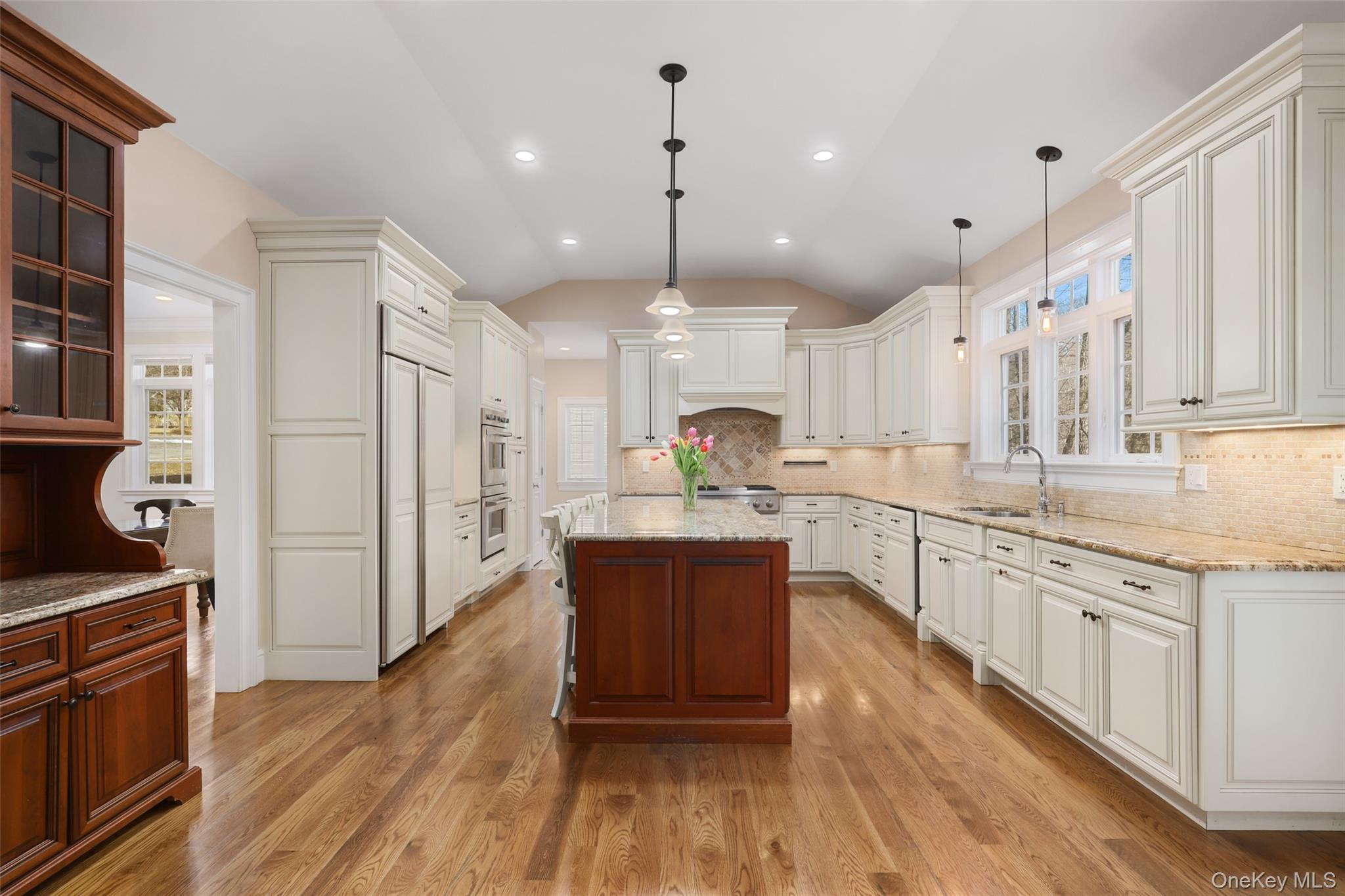 4 Hardscrabble Road North Salem, NY 10560 - Photo 5 of 21 Center Island Kitchen with seating
