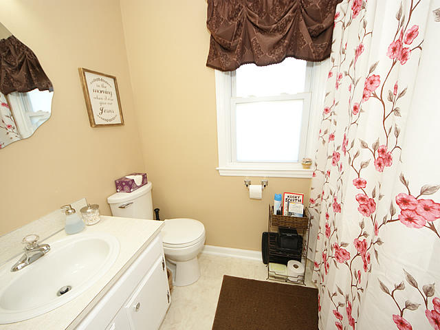 7688 Brandywine Road North Charleston, SC 29420 - Photo 18 of 24 Bathroom with shower/tub combo