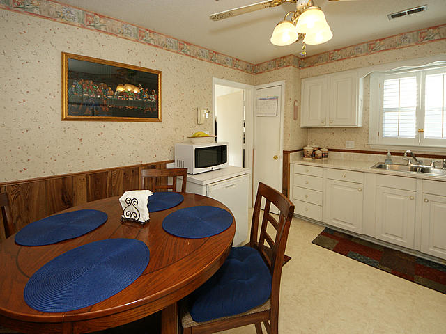 7688 Brandywine Road North Charleston, SC 29420 - Photo 6 of 24 Eat-in Kitchen