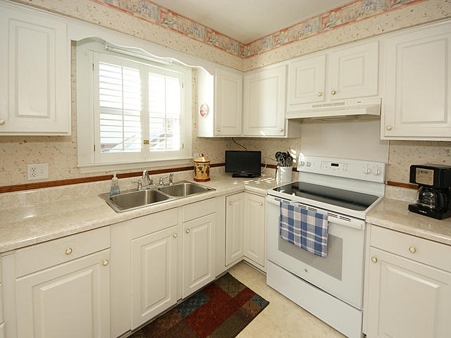 7688 Brandywine Road North Charleston, SC 29420 - Photo 7 of 24 Lots of cabinets