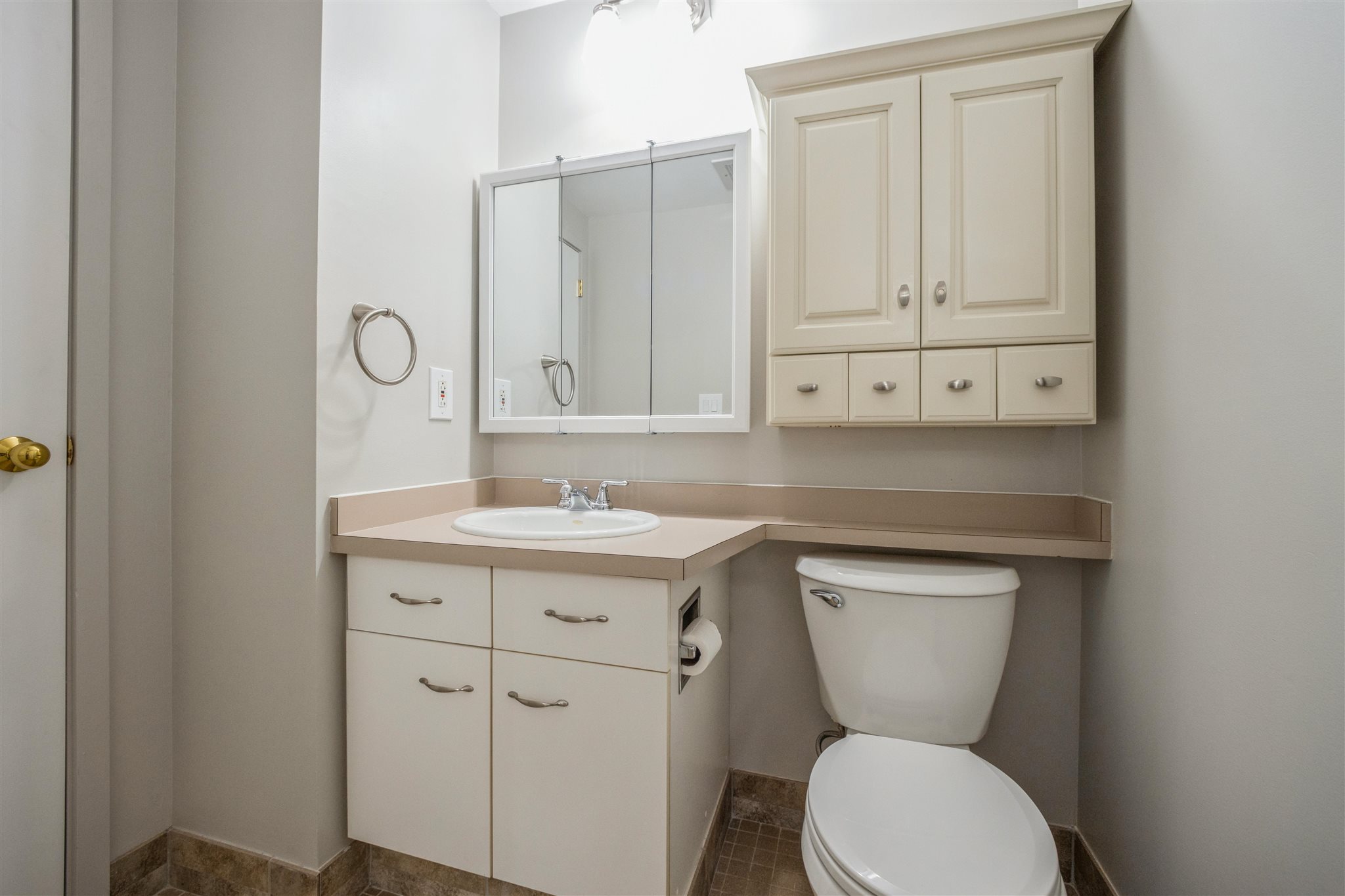 300 River Road, Unit 113 Manchester, NH 03104 - Photo 14 of 22 Gallery Image 14