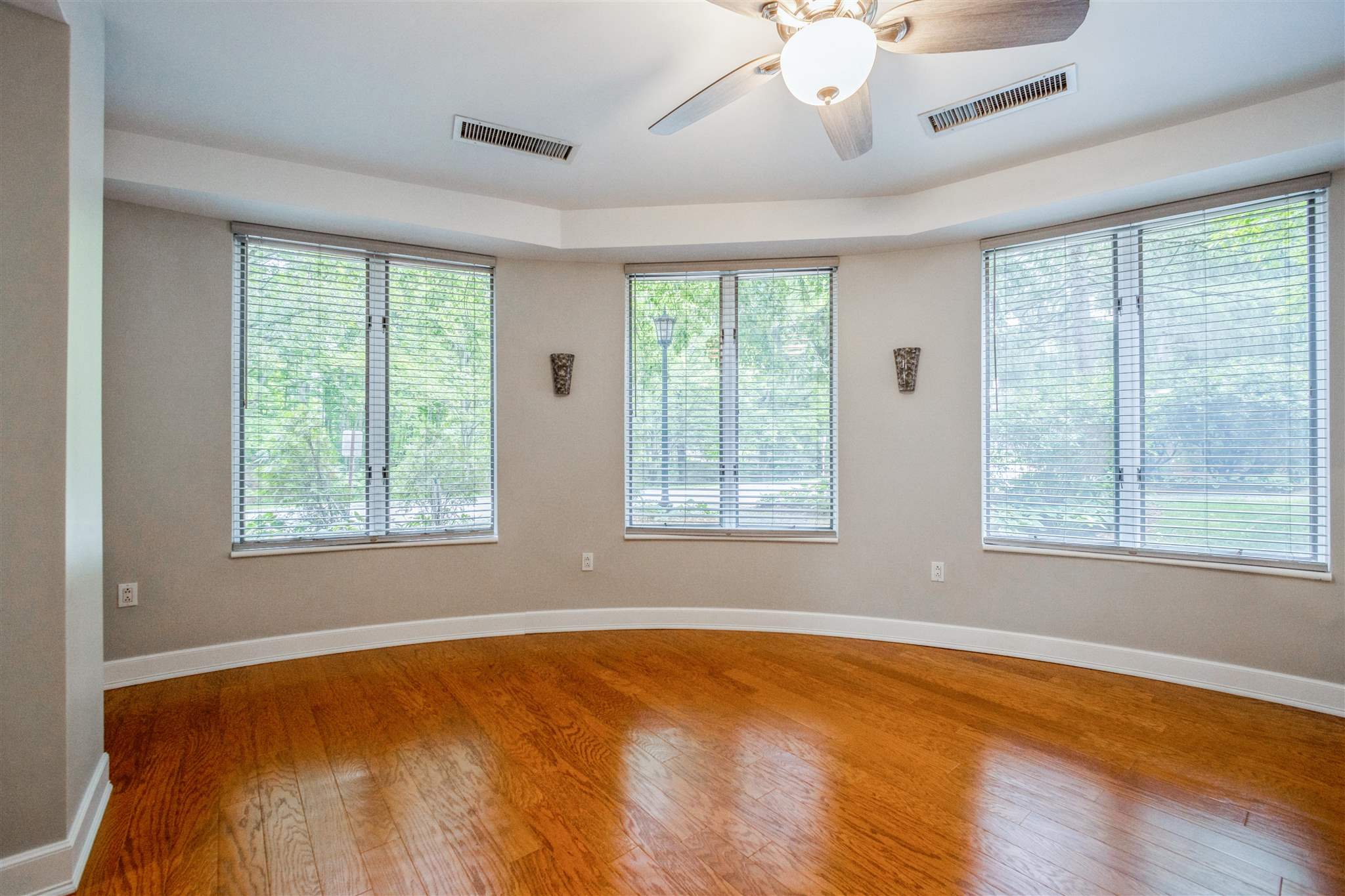 300 River Road, Unit 113 Manchester, NH 03104 - Photo 4 of 22 Gallery Image 4