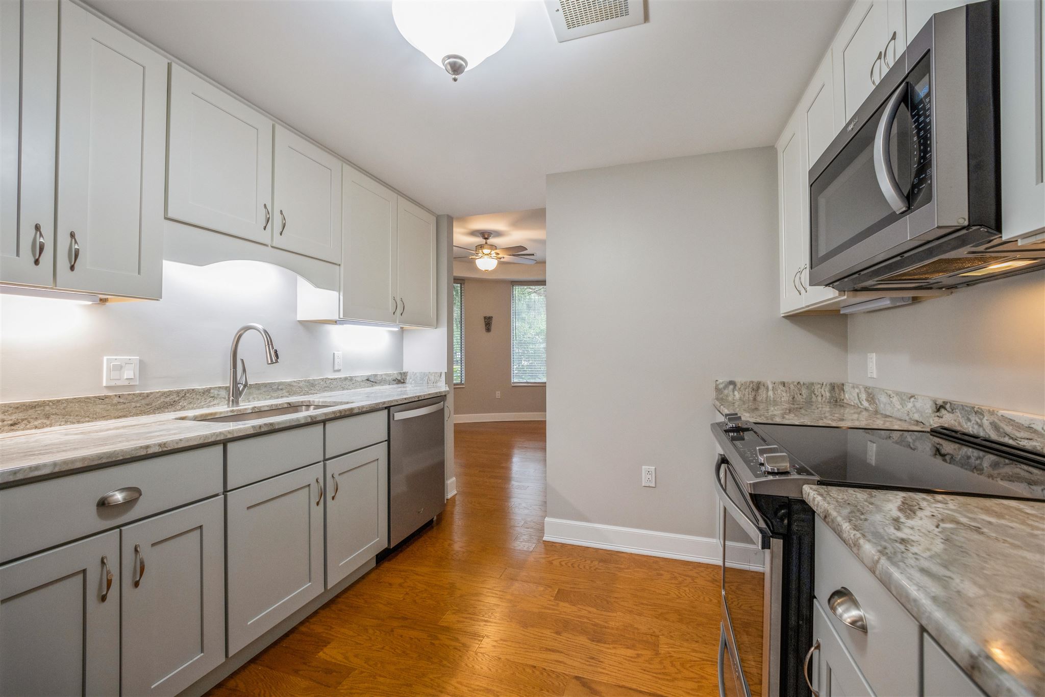 300 River Road, Unit 113 Manchester, NH 03104 - Photo 5 of 22 Gallery Image 5