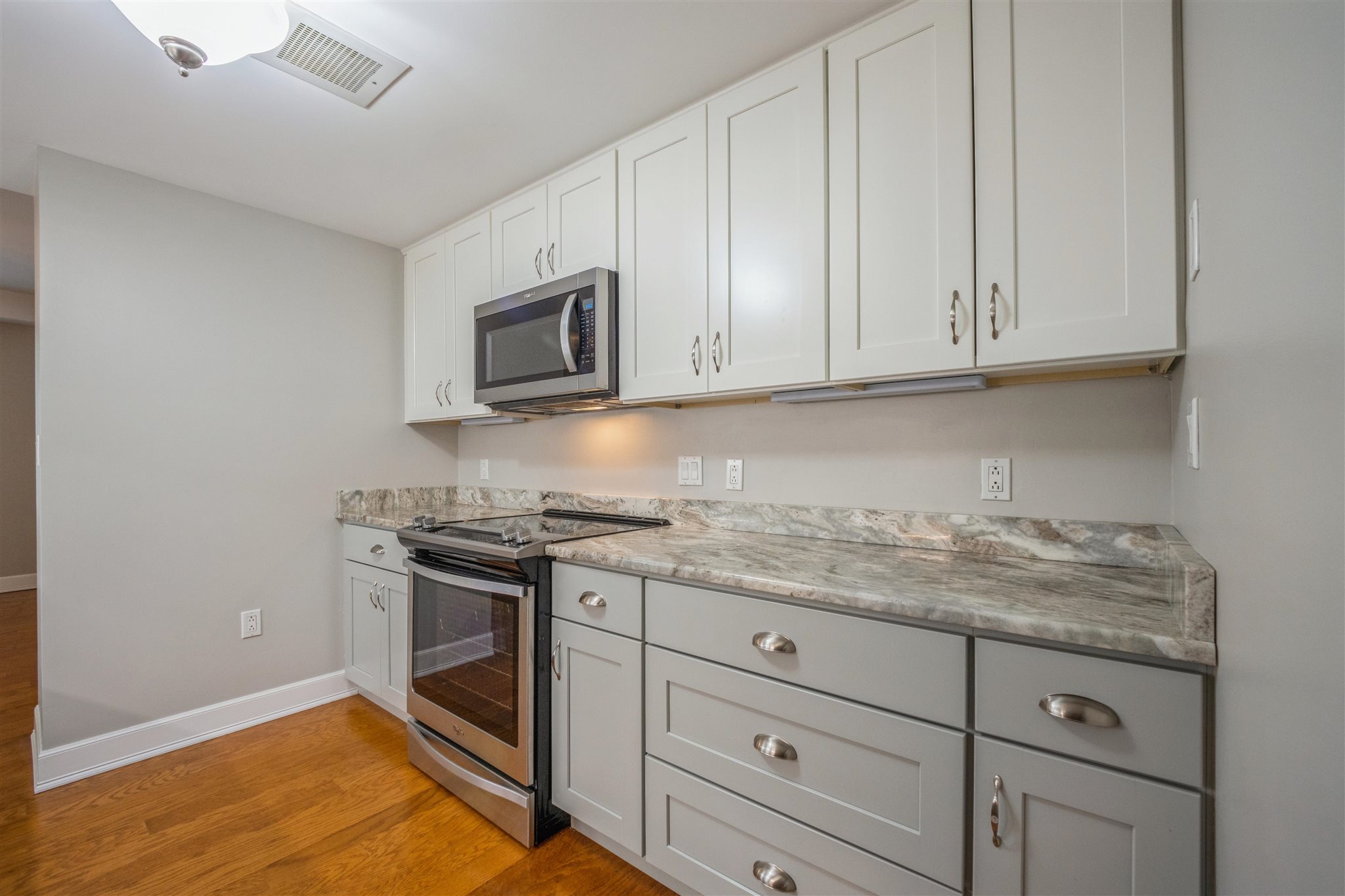 300 River Road, Unit 113 Manchester, NH 03104 - Photo 6 of 22 Gallery Image 6