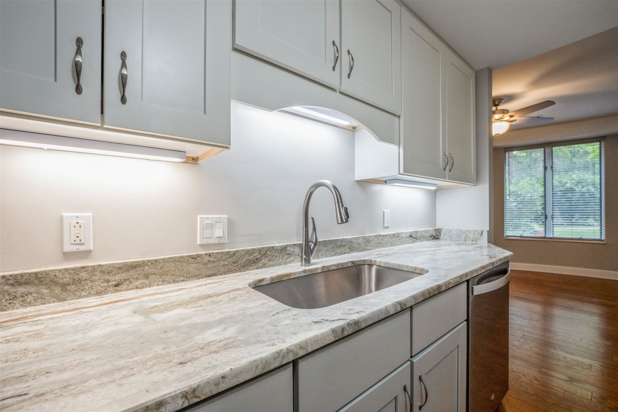 300 River Road, Unit 113 Manchester, NH 03104 - Photo 8 of 22 Gallery Image 8