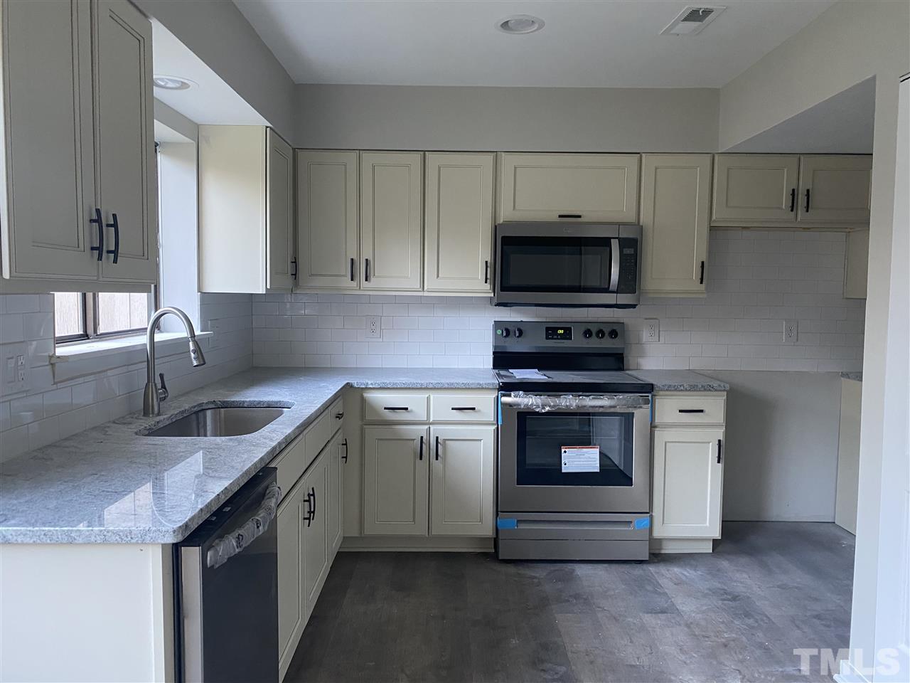 719 East Millbrook Road, Unit 719 Raleigh, NC 27609 - Photo 7 of 28