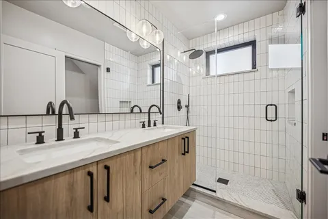 $1,250,000 | 2840 North Christiana Avenue, Chicago, IL 60618