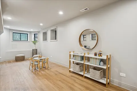 $1,250,000 | 2840 North Christiana Avenue, Chicago, IL 60618