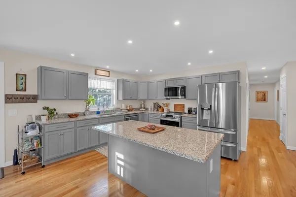 $475,000 | 103 Daniel Shays Highway, Belchertown, MA 01007