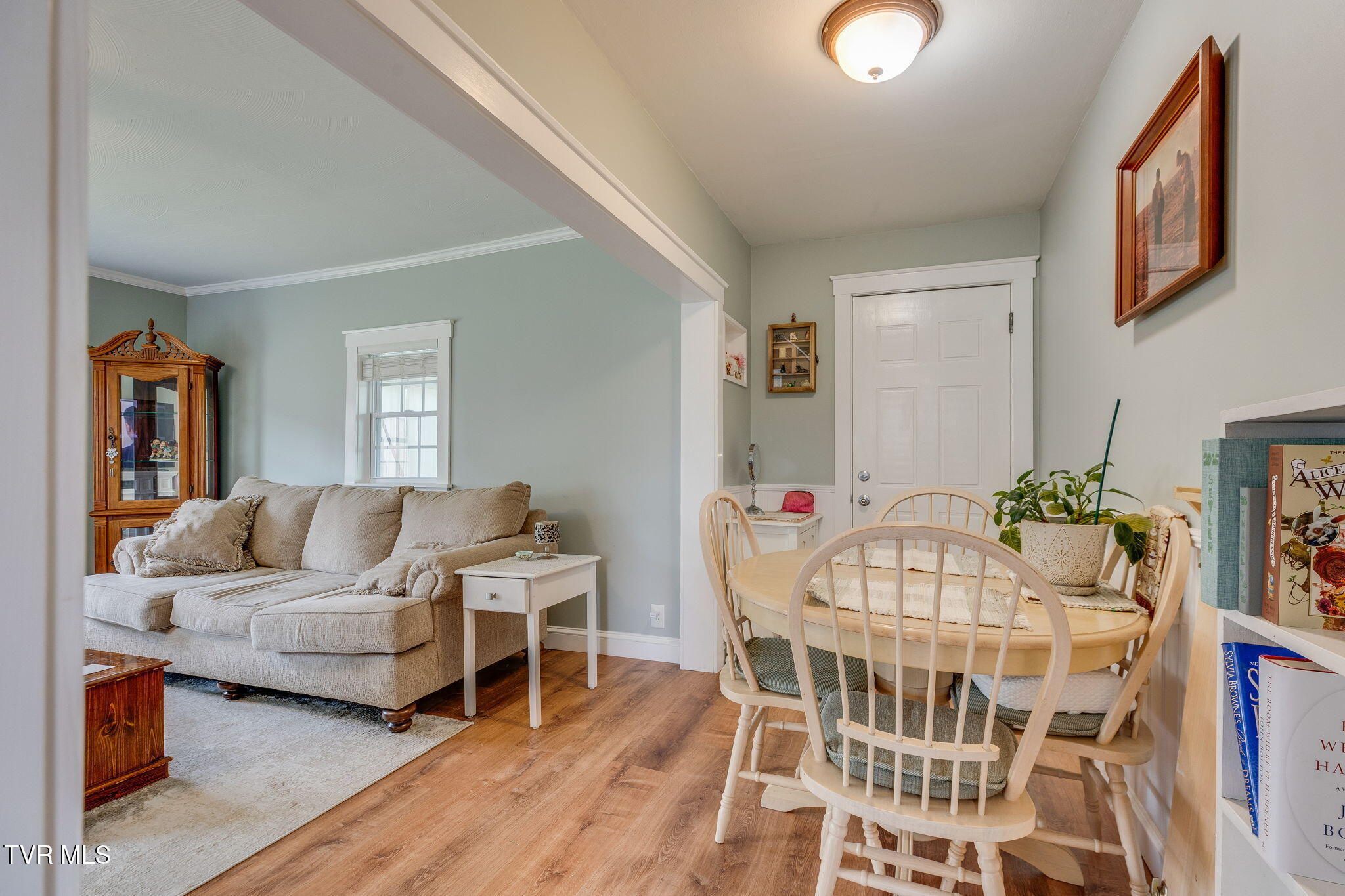 1632 Paperville Road Bristol, TN 37620 - Photo 10 of 36 012