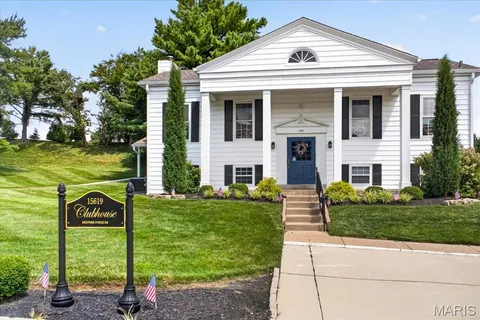 $234,900 | 1530 Bedford Forge Court, Unit 11, Chesterfield, MO 63017