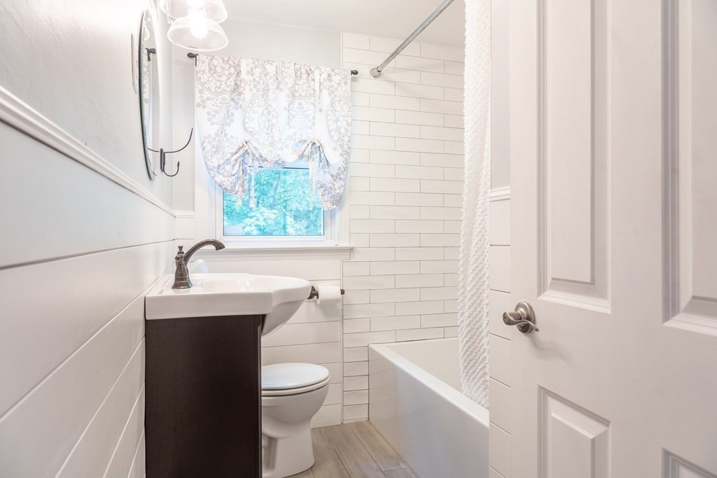 29 Robinson Road West Springfield, MA 01089 - Photo 16 of 27 Gallery Image 16