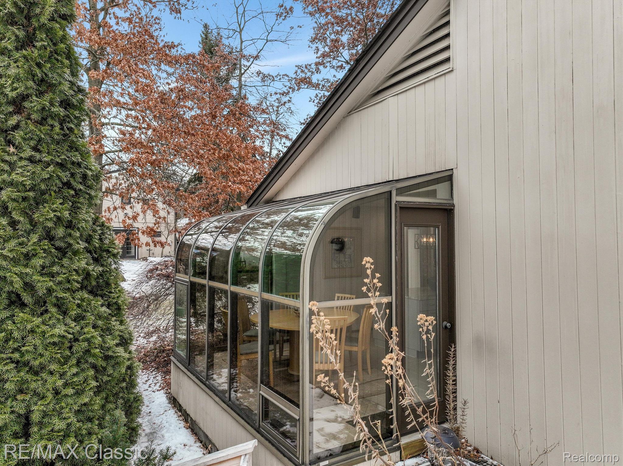 6270 Commerce Road West Bloomfield, MI 48324 - Photo 39 of 43 Sun Room Exterior