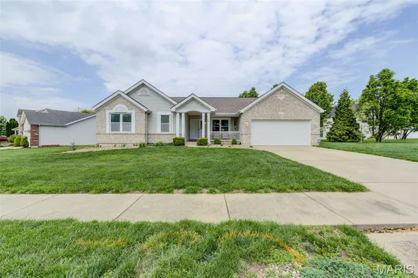 $445,000 | 621 Green Tree Meadows Drive, Lake St. Louis, MO 63367