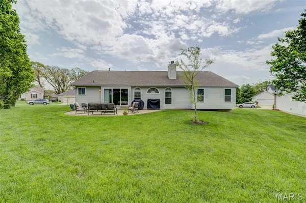 $445,000 | 621 Green Tree Meadows Drive, Lake St. Louis, MO 63367