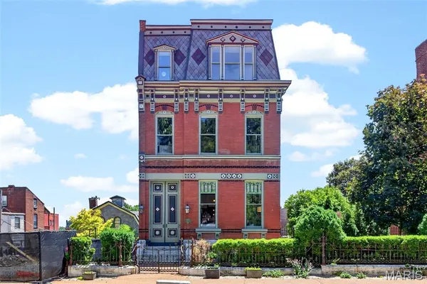$1,250,000 | 2612 South 12th Street, St. Louis, MO 63118