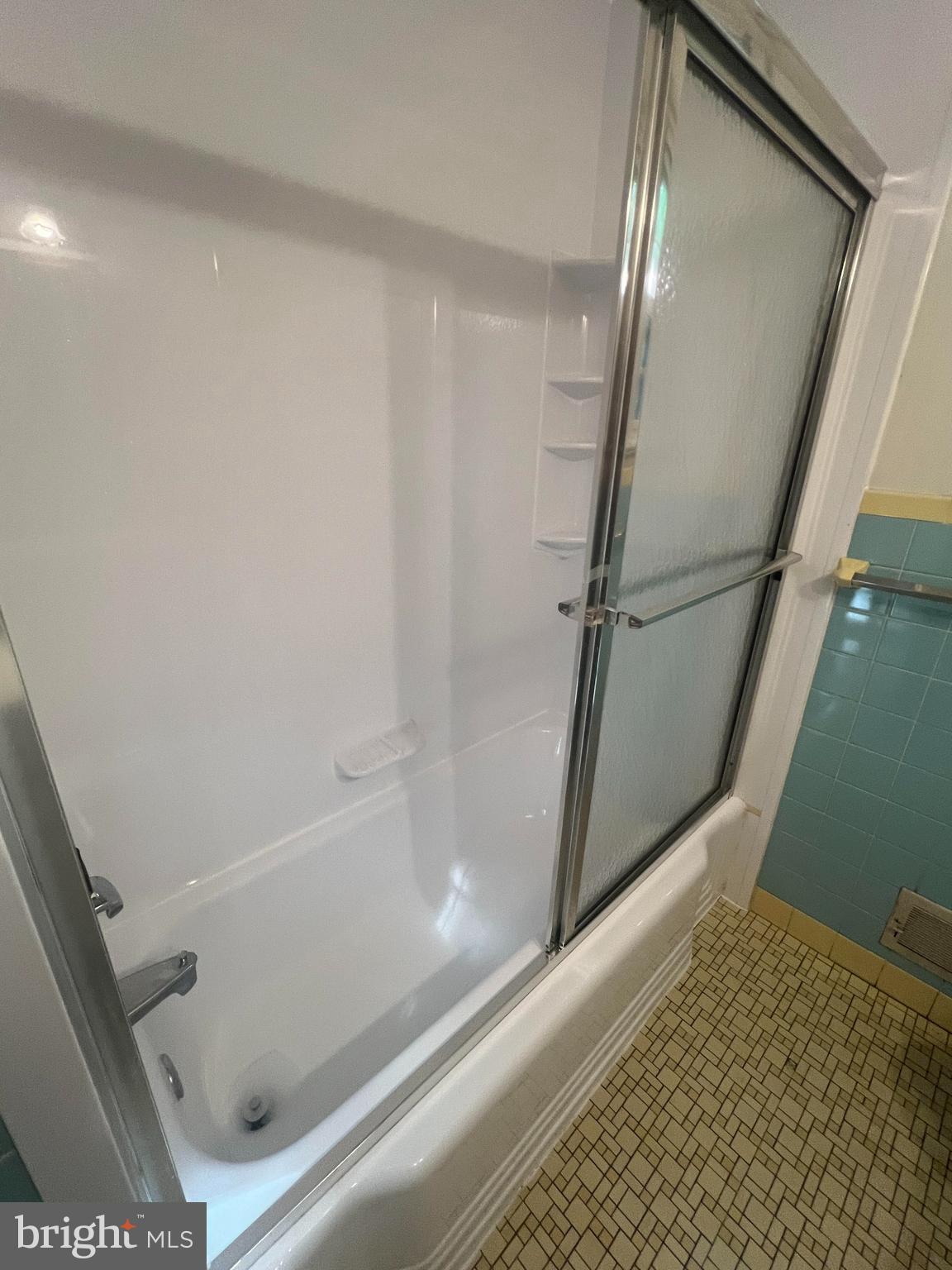 171 1 Mile Road Cranbury, NJ 08512 - Photo 19 of 39 Bathroom