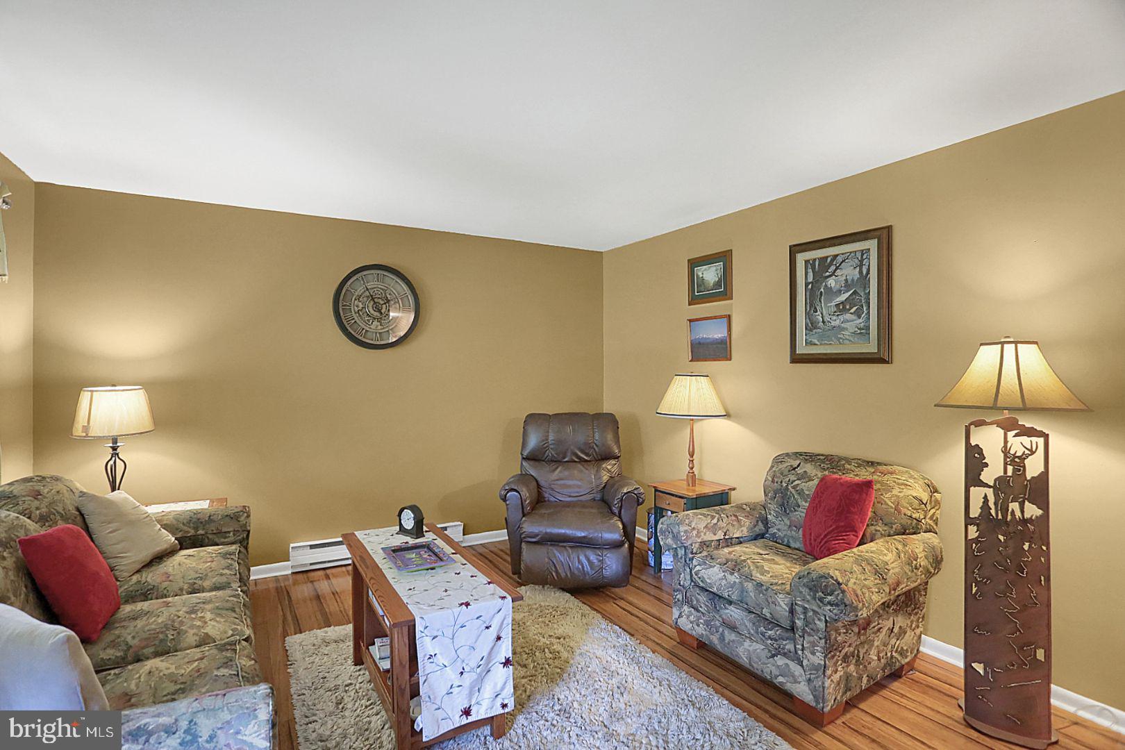 1406 Old Fritztown Road Reading, PA 19608 - Photo 3 of 28