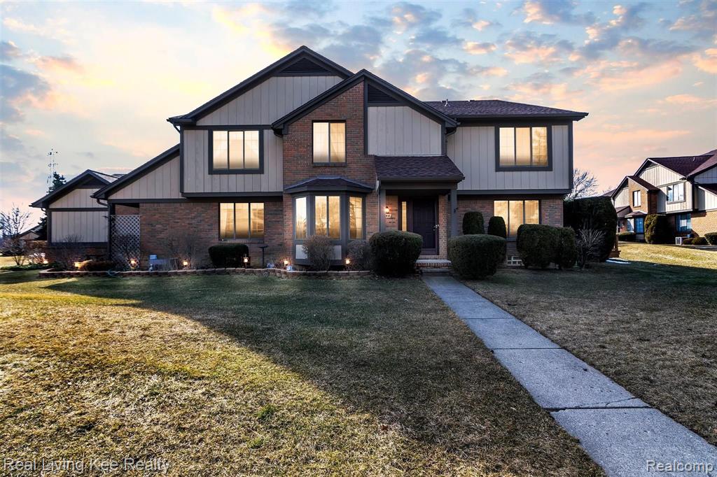 144 Meadow Ln Circle Rochester Hills, MI 48307 - Photo 2 of 36