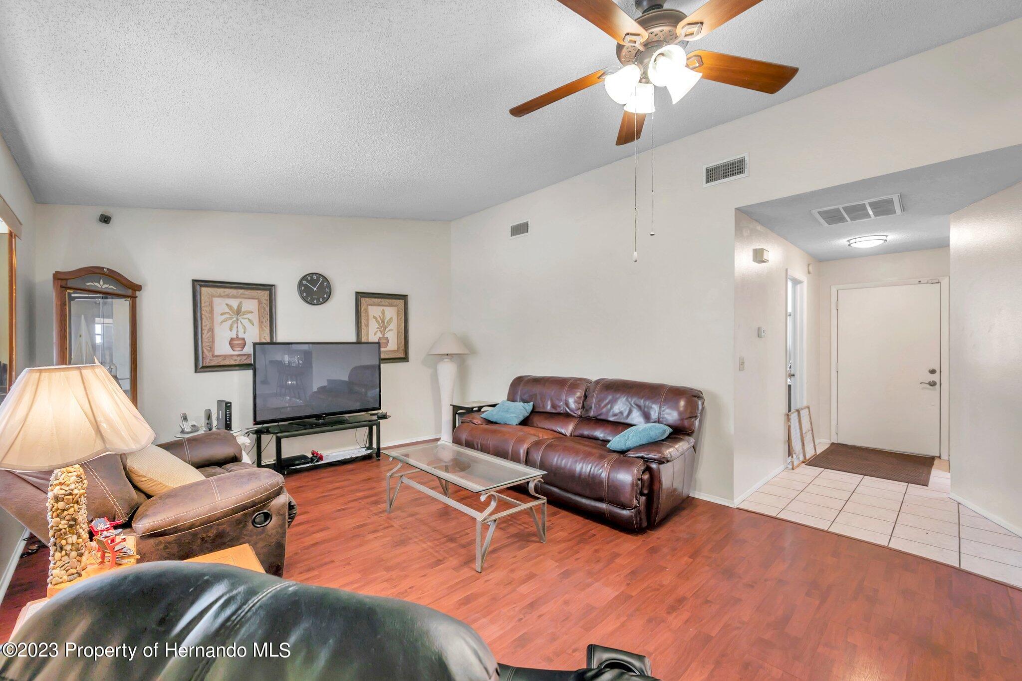 2204 Gold Spring Hill Spring Hill, FL 34609 - Photo 5 of 31 18-web-or-mls-TTP_8267