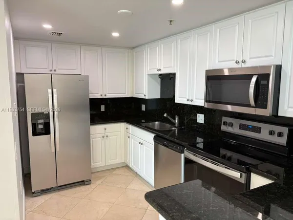 $3,450 | 1627 Southwest 37th Avenue, Unit 904, Miami, FL 33145