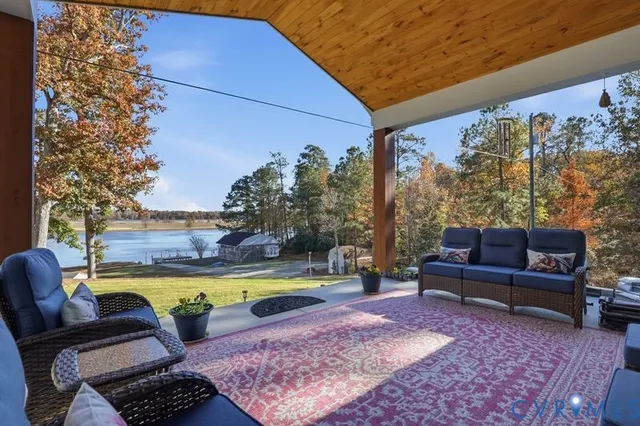 $1,295,000 | 20344 Highbank Lane, Charles City, VA 23030