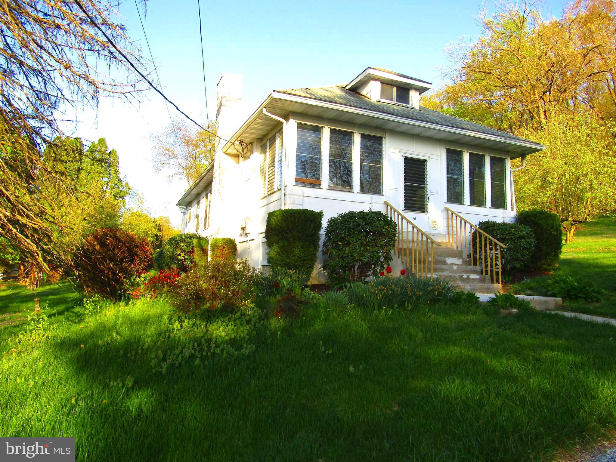 Front, view 3