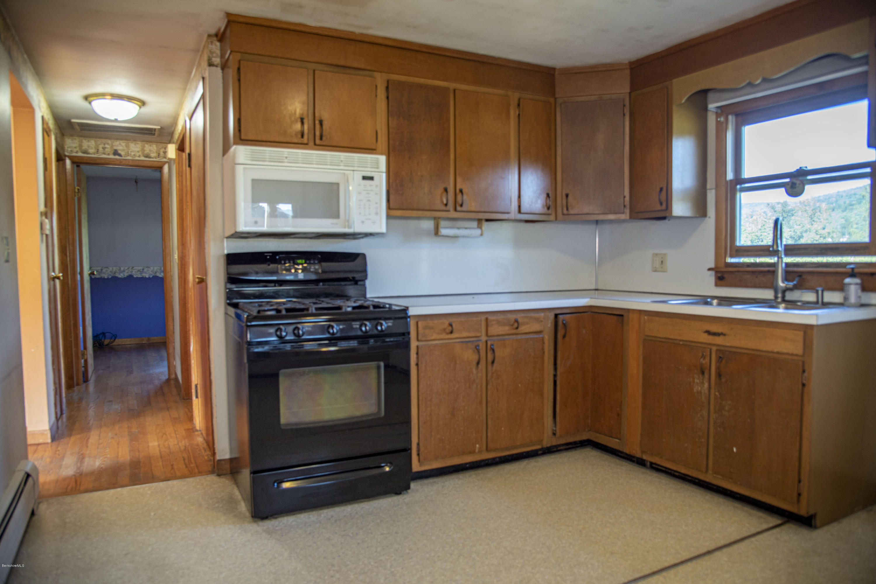 555 Hill Road Pownal, VT 05261 - Photo 3 of 14 Kitchen