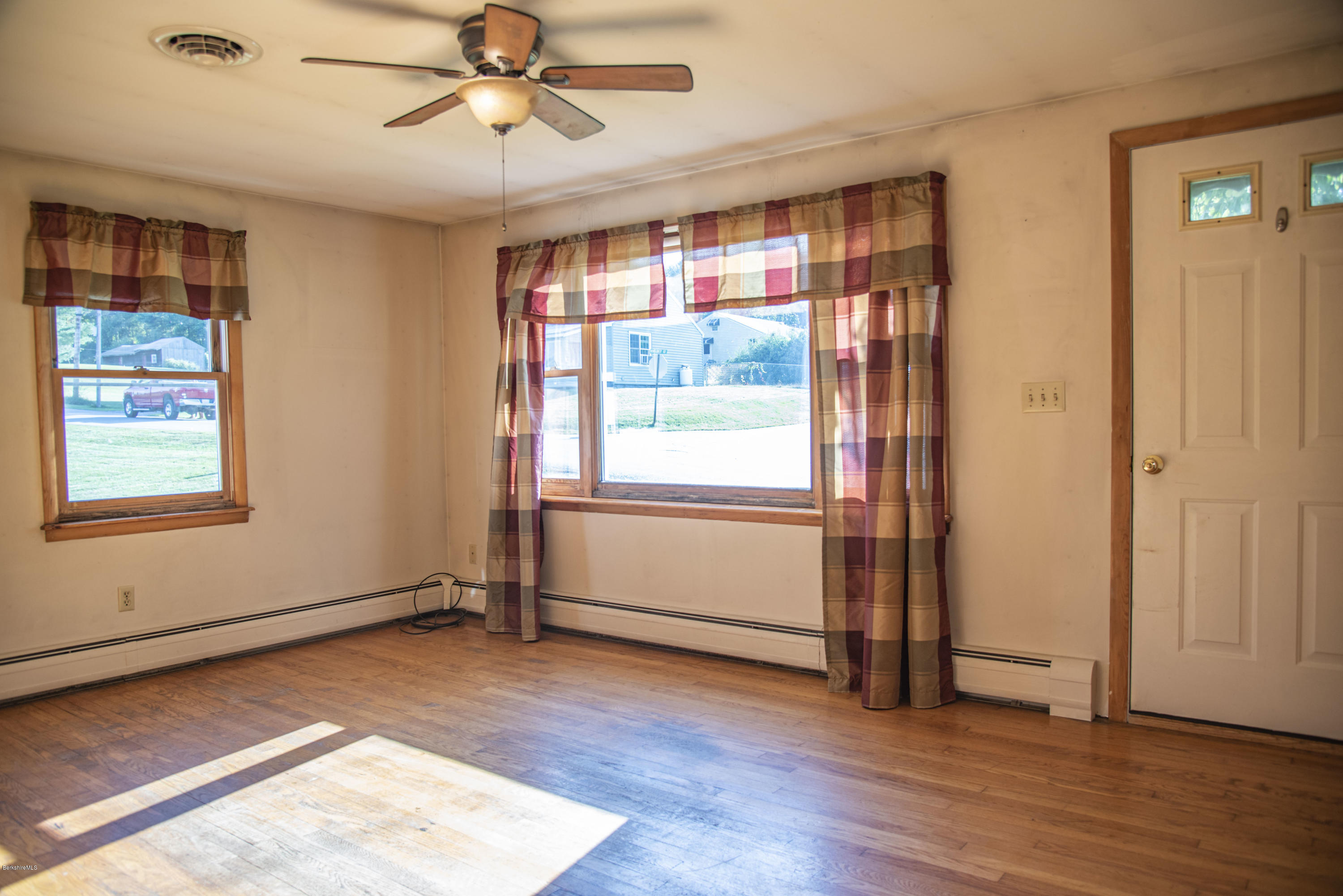 555 Hill Road Pownal, VT 05261 - Photo 5 of 14 living room