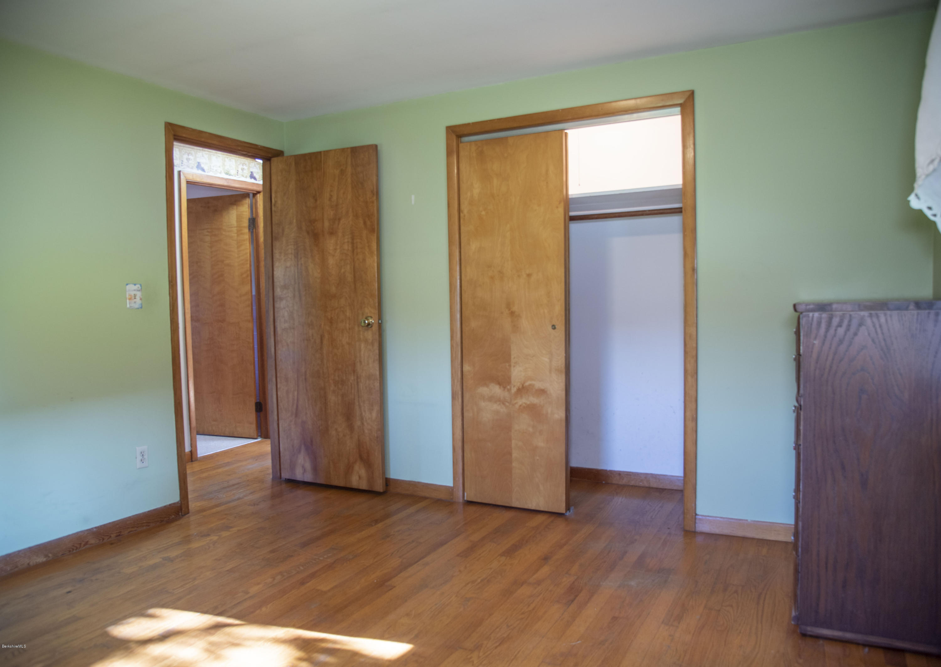 555 Hill Road Pownal, VT 05261 - Photo 9 of 14 bedroom