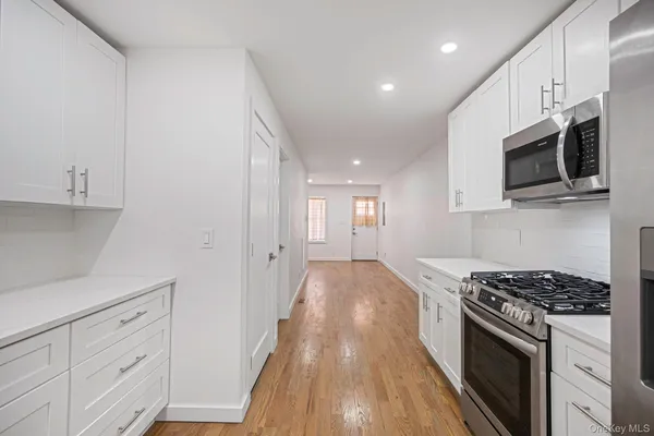 $3,300 | 46 Maxwell Avenue, Oyster Bay, NY 11771