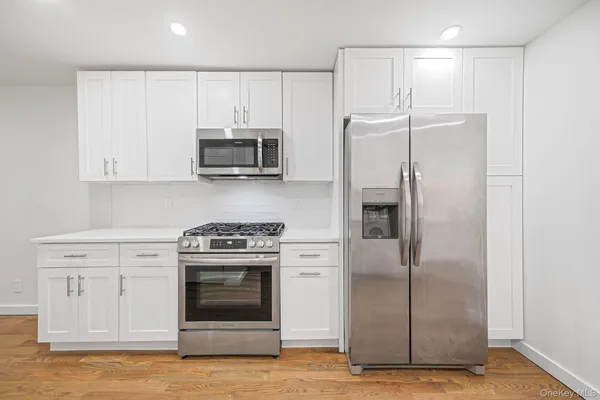 $3,300 | 46 Maxwell Avenue, Oyster Bay, NY 11771