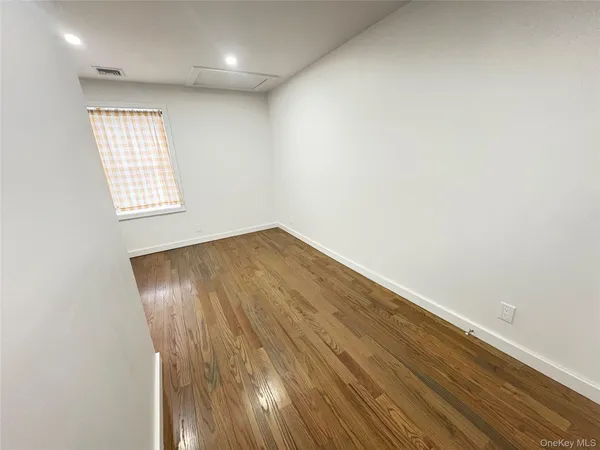 $3,300 | 46 Maxwell Avenue, Oyster Bay, NY 11771